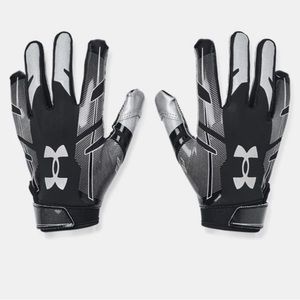 Boys Under Armour Football gloves